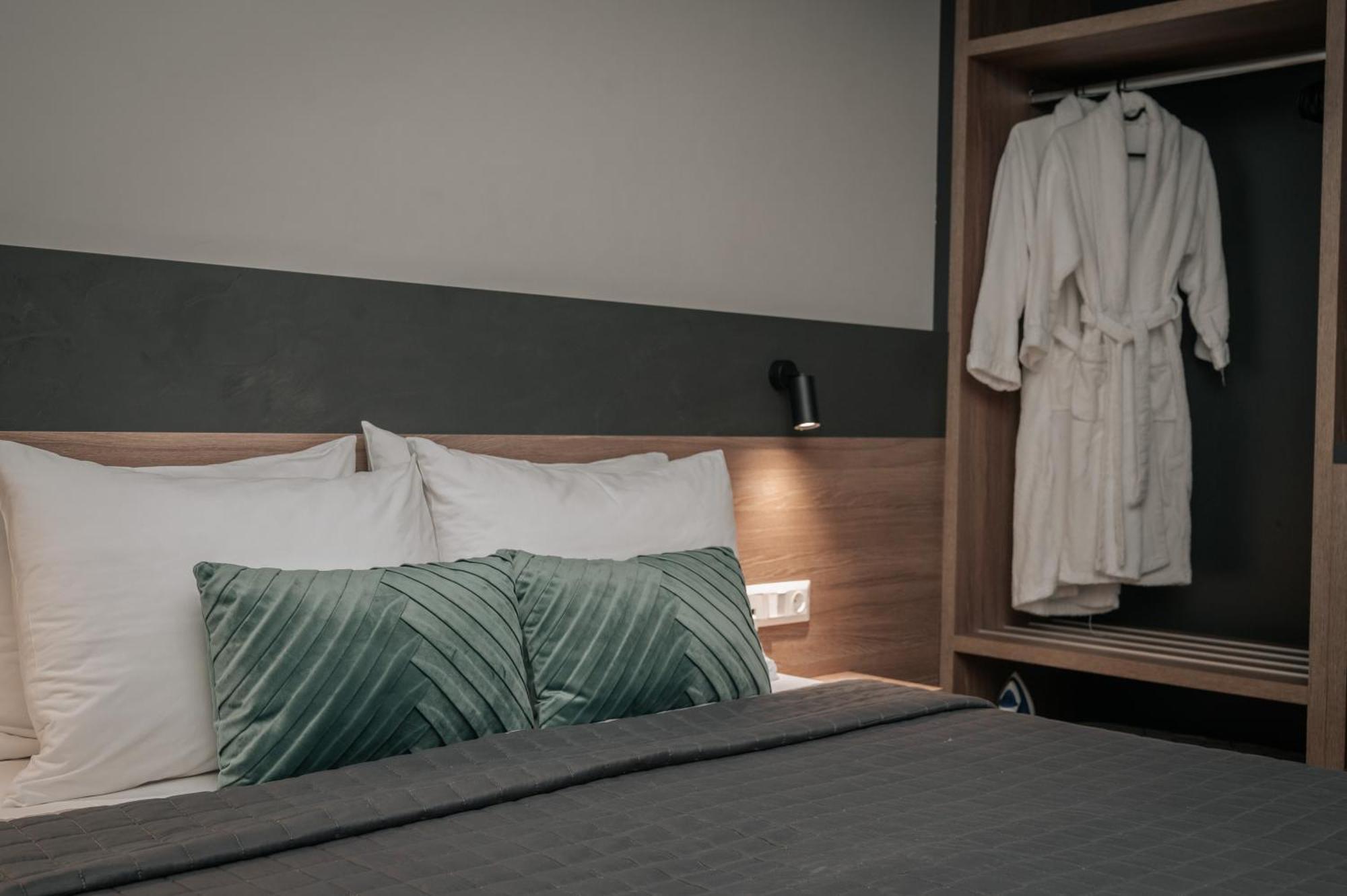 Elizabeth Queen Luxury Rooms Паралія-Катерініс Екстер'єр фото