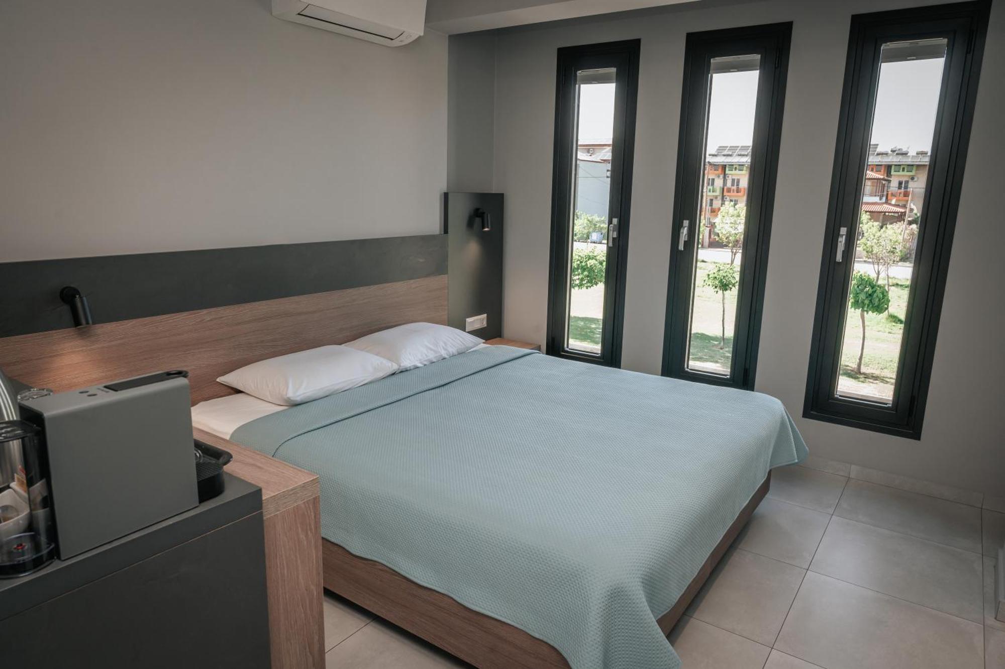 Elizabeth Queen Luxury Rooms Паралія-Катерініс Екстер'єр фото